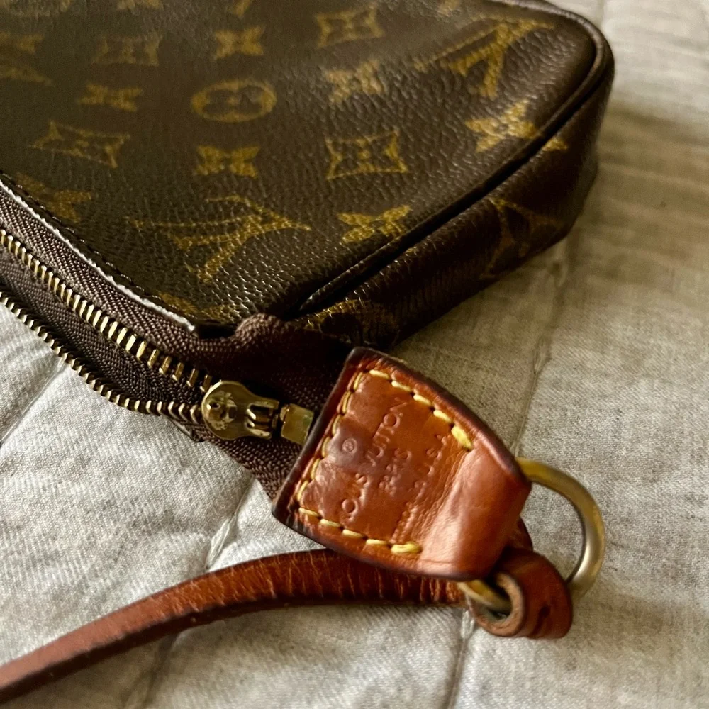 Vintage Louis Vuitton Pochette Accessoires - Picture 11 of 15